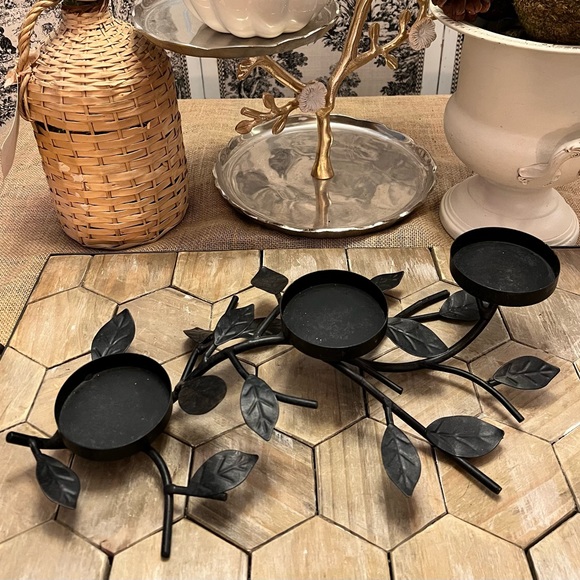 Metal Leafy Branch Candle Holder - Picture 4 of 4